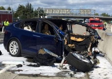 Tesla car decided to kill itself