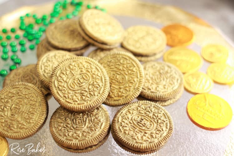 Easy Edible Gold OREOS for St. Patrick's Day