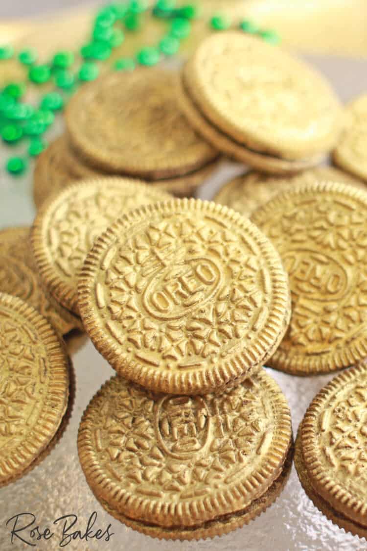 Easy Edible Gold OREOS for St. Patrick's Day