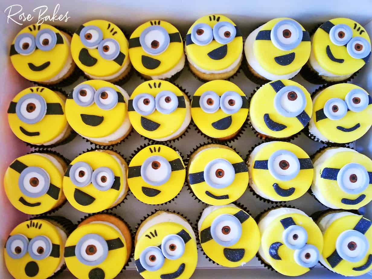 minion cupcakes with toppers 