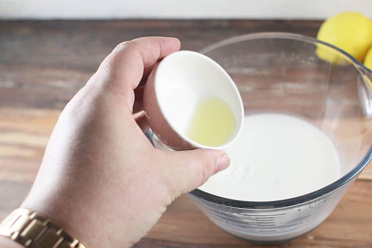 how to make buttermilk - adding lemon juice to milk