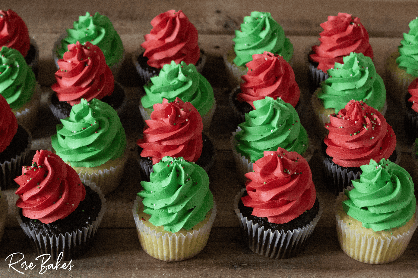 red and green christmas cupcakes